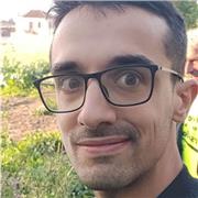 Clases, simulación de entrevista de trabajo, trabajar la pronunciación, conversación